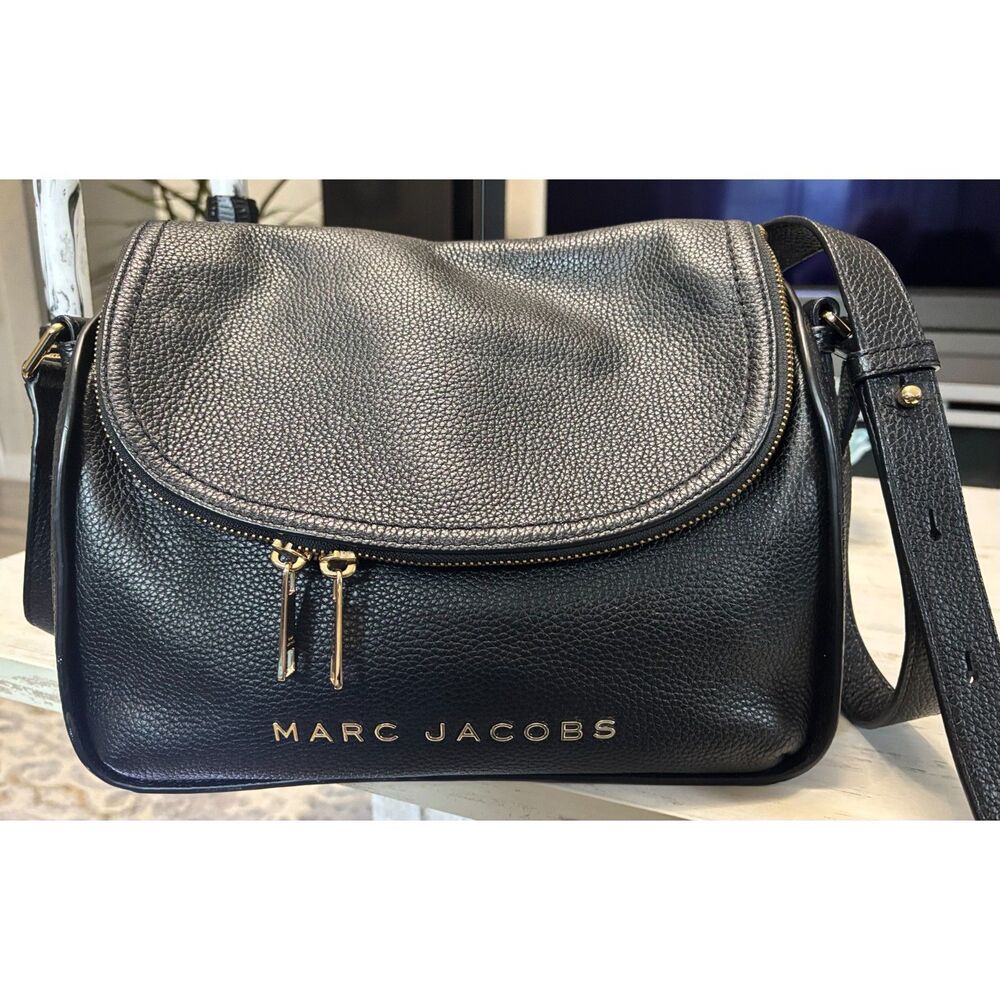 Marc Jacobs The Groove Leather Mini Messenger Bag in Black